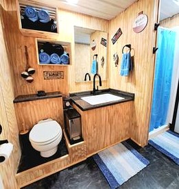Quaint Lakefront Cabin Incredible for Water and Outdoor Adventures in Texas - Uncertain, Texas - glamping.directory