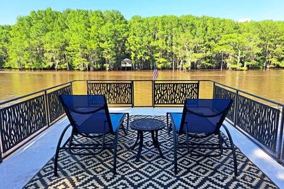 Quaint Lakefront Cabin Incredible for Water and Outdoor Adventures in Texas - Uncertain, Texas - glamping.directory