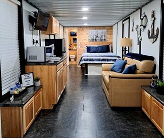 Quaint Lakefront Cabin Incredible for Water and Outdoor Adventures in Texas - Uncertain, Texas - glamping.directory