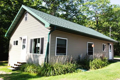 Spacious Modern Cabin with a Fire Pit near Apostle Islands in Wisconsin - glamping.directory