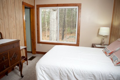 Spacious Modern Cabin with a Fire Pit near Apostle Islands in Wisconsin - Ashland, Wisconsin - glamping.directory