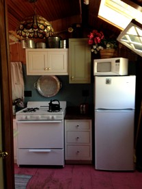 Lovingly Restored Historic Cottage in Adirondack Mountains, New York - North River, New York - glamping.directory