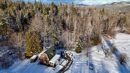 Lovingly Restored Historic Cottage in Adirondack Mountains, New York - North River, New York - glamping.directory