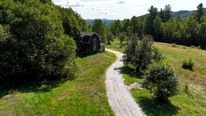 Lovingly Restored Historic Cottage in Adirondack Mountains, New York - glamping.directory