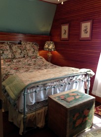 Lovingly Restored Historic Cottage in Adirondack Mountains, New York - North River, New York - glamping.directory