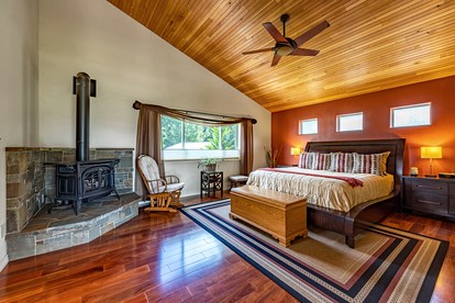 Luxurious Cabin with Hot-tub in Parkdale, Oregon - Parkdale, Oregon - glamping.directory