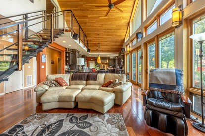 Luxurious Cabin with Hot-tub in Parkdale, Oregon - Parkdale, Oregon - glamping.directory