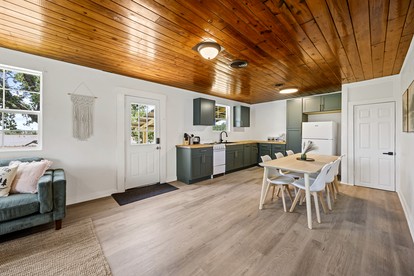 Private Nature Escape: Wooden Cabin with Lake Views in Madill, Oklahoma - Madill, Oklahoma - glamping.directory