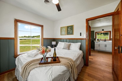 Private Nature Escape: Wooden Cabin with Lake Views in Madill, Oklahoma - Madill, Oklahoma - glamping.directory