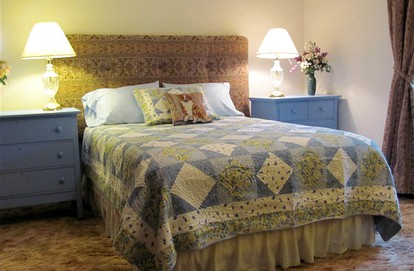 Cozy Bed and Breakfast Accommodation near the Coast in Port Angeles, Washington - Port Angeles, Washington - glamping.directory