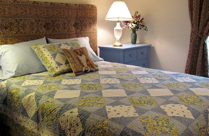 Cozy Bed and Breakfast Accommodation near the Coast in Port Angeles, Washington - Port Angeles, Washington - glamping.directory