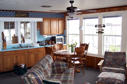 Charming Cabin with Boat Launch on the Mississippi River near New Orleans, Louisiana - Port Sulphur, Louisiana - glamping.directory