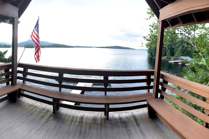 Adorable Water Cabin with Dock and Modern Interior in Maine - Greenville, Maine - glamping.directory