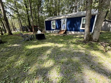 Tranquil Boutique Nature Resort with Modern Glamptainers near State Parks in Albrightsville, PA - glamping.directory