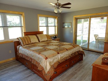 Luxurious Vacation Rental near St. Lawrence River in Upstate New York - Cape Vincent, New York - glamping.directory
