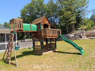 Luxurious Vacation Rental near St. Lawrence River in Upstate New York - Cape Vincent, New York - glamping.directory