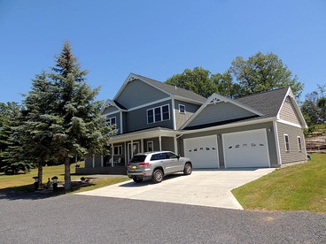 Luxurious Vacation Rental near St. Lawrence River in Upstate New York - Cape Vincent, New York - glamping.directory