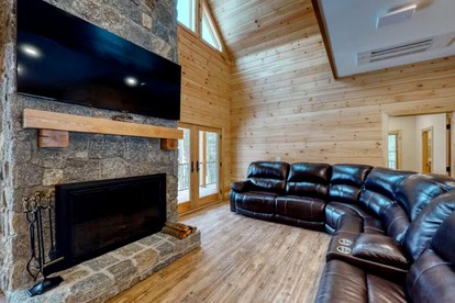 Waterfront Cabin with Spacious Interior and Fire Pit in Maine - Beaver Cove, Maine - glamping.directory