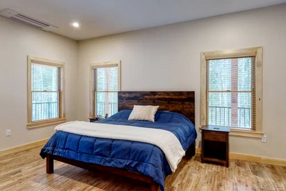Waterfront Cabin with Spacious Interior and Fire Pit in Maine - Beaver Cove, Maine - glamping.directory