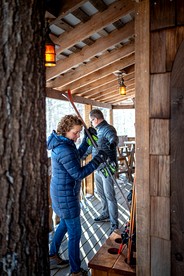 Tree House Rental Ideal for a Unique Getaway near Lake Sunapee in New Hampshire - Newbury, New Hampshire - glamping.directory