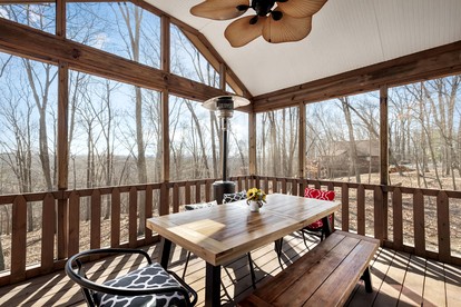 Exquisite Mountain Cabin Retreat near Cacapon River in West Virginia - Hedgesville, West Virginia - glamping.directory