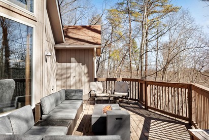 Exquisite Mountain Cabin Retreat near Cacapon River in West Virginia - Hedgesville, West Virginia - glamping.directory