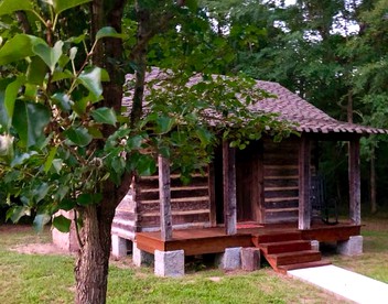 Romantic Log Cabin Getaway on a Farm near Texarkana, Arkansas - Washington, Arkansas - glamping.directory