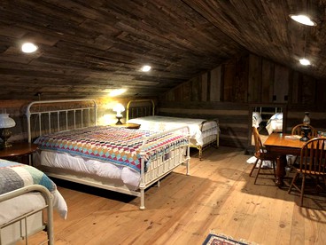 Romantic Log Cabin Getaway on a Farm near Texarkana, Arkansas - Washington, Arkansas - glamping.directory
