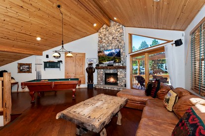Lake Cabin with Fireplace and Barbecue Perfect for Water Sports in Big Bear Lake, California - Big Bear Lake, California - glamping.directory
