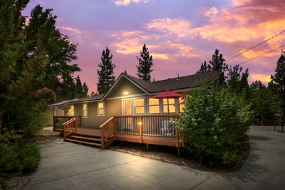 Lake Cabin with Fireplace and Barbecue Perfect for Water Sports in Big Bear Lake, California - glamping.directory