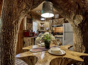 Unique Cabin Rental for Romantic Escapes to the Great Smoky Mountains - Pigeon Forge, Tennessee - glamping.directory