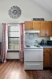 Secluded Pet Friendly Cabin in Fredericksburg, Texas - Fredericksburg, Texas - glamping.directory