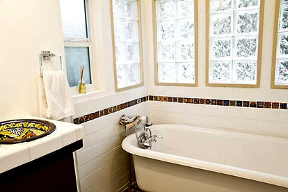 Cozy Cottage Perfect for a Couples' Getaway in Point Roberts, Washington - Point Roberts, Washington - glamping.directory