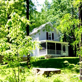 Traditional 1920's Cottage for a Secluded Getaway in the Shenandoah Valley, Virginia - glamping.directory