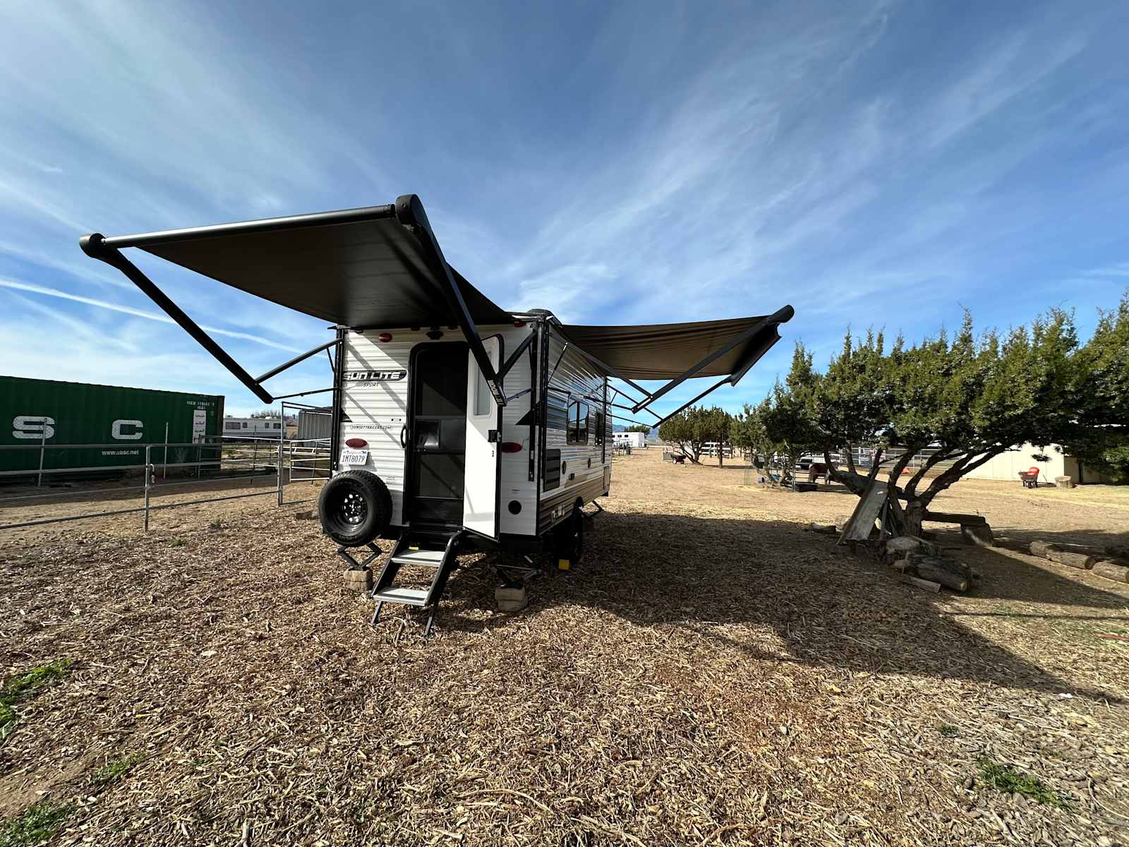 Wild Wind Ranch - Oak Hills, California - glamping.directory