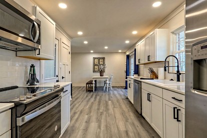 Serene Cottage with Remodeled Interior and Gorgeous Pastures Views in Georgia - Clarkesville, Georgia - glamping.directory