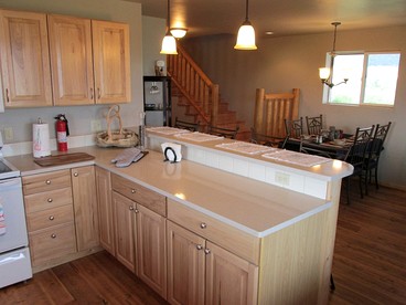 Scenic Vacation Cabin with 360° Mountain Views near Yellowstone National Park in Madison River Valley, Montana - Cameron, Montana - glamping.directory