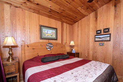 Charming Cabin in the Blue Ridge Mountains near Asheville - Fletcher, North Carolina - glamping.directory