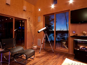 Unique Cottage Rental with Sublime Views Nestled on Damariscotta Lake in Maine - Nobleboro, Maine - glamping.directory