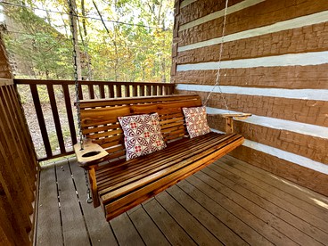 Impressive Log Cabin with Fire Pit, Game Room and Hot-tub in Sevierville, Tennessee - Sevierville, Tennessee - glamping.directory