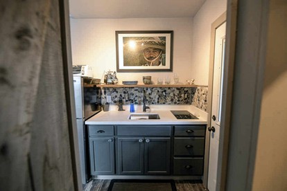 Charming Cabin Rental with a Private Hot Tub near Canyon Lake, Texas - Wimberley, Texas - glamping.directory