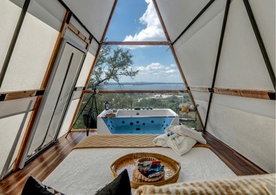 Glamping Retreat with Outdoor Tub & Panoramic Sky Views in Cottonwood Shores, Texas - Cottonwood Shores, Texas - glamping.directory