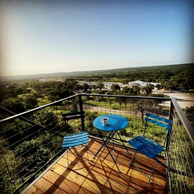 Glamping Retreat with Outdoor Tub & Panoramic Sky Views in Cottonwood Shores, Texas - Cottonwood Shores, Texas - glamping.directory