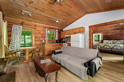 Romantic and Cozy Cabin Designed for Relaxation in Sevierville, Tennessee - Sevierville, Tennessee - glamping.directory