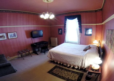 Romantic Suite for Two in the Heart of the Green Mountains in Rutland, Vermont - Rutland, Vermont - glamping.directory