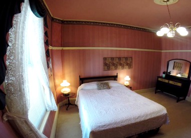 Romantic Suite for Two in the Heart of the Green Mountains in Rutland, Vermont - Rutland, Vermont - glamping.directory
