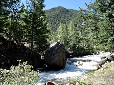 Romantic Hideaway Cottage on Clear Creek in Georgetown, Colorado - Georgetown, Colorado - glamping.directory