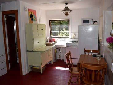 Romantic Hideaway Cottage on Clear Creek in Georgetown, Colorado - Georgetown, Colorado - glamping.directory