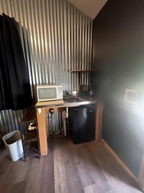 Rustic Cabin Perfect for Small Groups with Picnic Space in Indiana - Nashville, Indiana - glamping.directory
