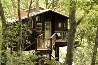 Romantic Tree House near Chattanooga in the North Georgia Woodlands - glamping.directory